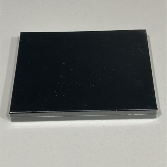 Doucce Pink and Gray Eyeshadow Palette Compact - New Sealed - Picture 4 of 5